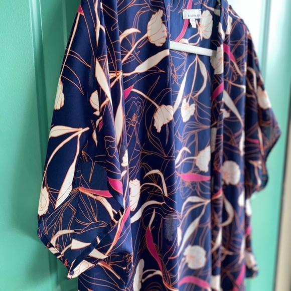 Allison Joy size Xs / small kimono top - Picture 6 of 6